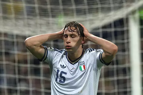 لم يكن دوره.. تقارير إيطالية تكشف سر ركلة إسبوزيتو الضائعة